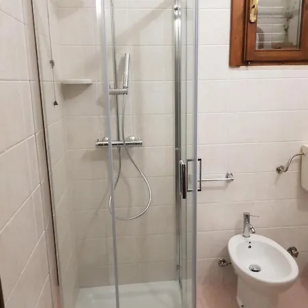 לינה וארוחת בוקר Casina Le Rene 4*