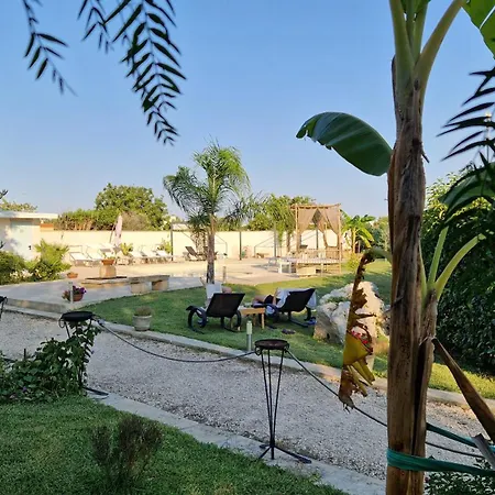 לינה וארוחת בוקר Casina Le Rene 4*